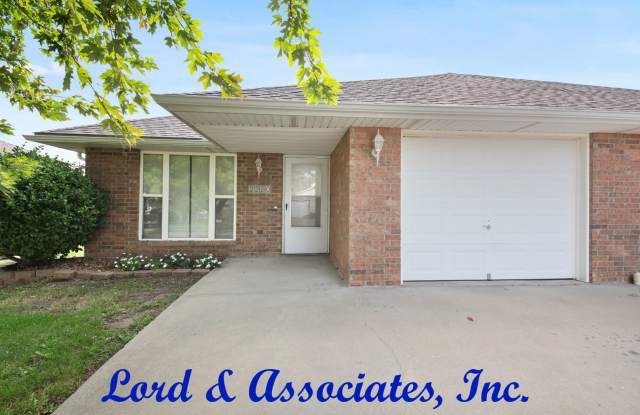 3 bedroom 2 bath duplex in Pleasant Hill Gallery 1