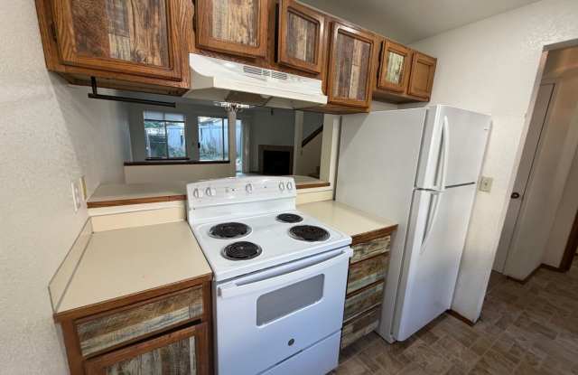 2bd/1.5bth Sweet Little Apartment in Edmonds Gallery 4