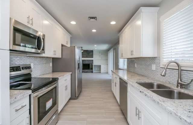1141 E Malibu Dr Gallery 2