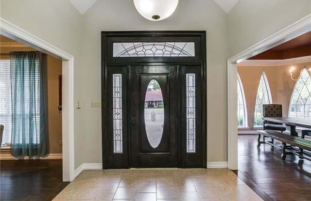 921 Beverly Court Gallery 3