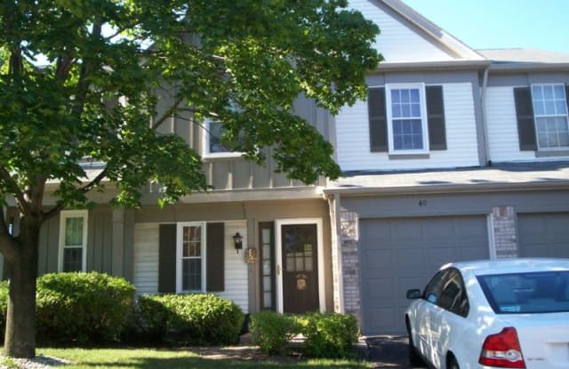 40 Crab Tree Dr - 40 Crabtree Drive, Westmont, IL 60559