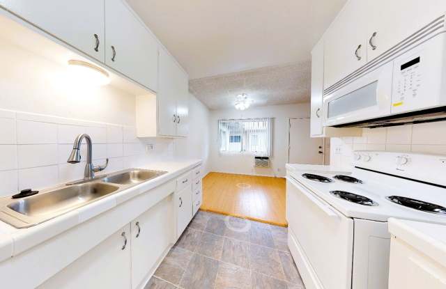 7253–7257 Variel Ave. photos photos