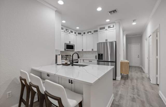 121 Seagrape Drive Gallery 3