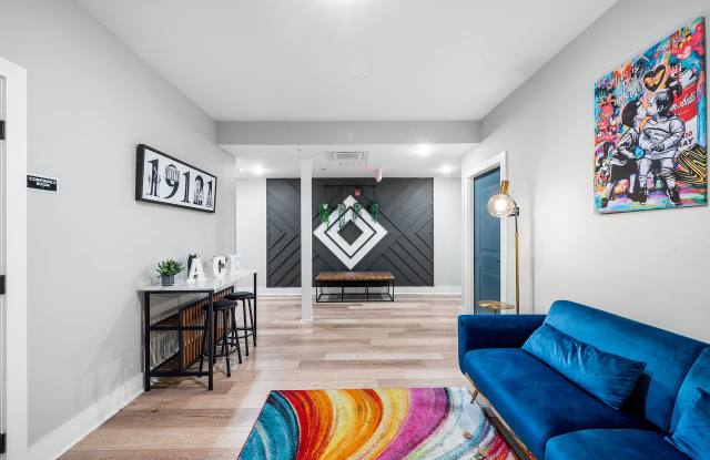 Gorgeous New Diamond St Construction Boasting Luxury Finishes photos photos