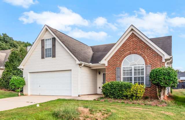 Spacious 3 Bedroom Gallery 1