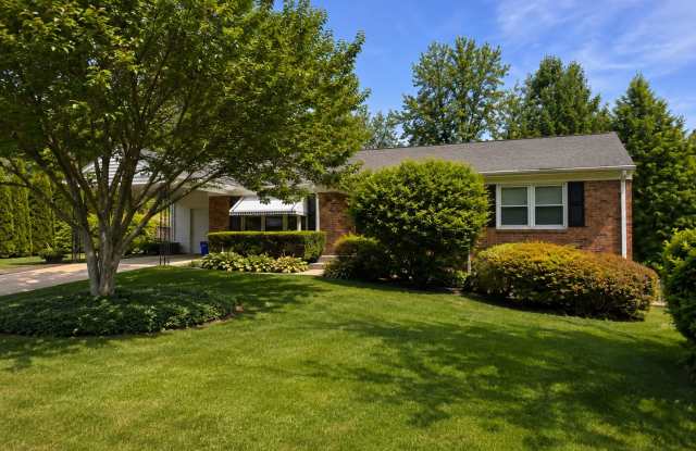 Spacious 4 Bedroom, 3 Bathroom Home with Updated Kitchen in Close in Bethesda!! photos photos