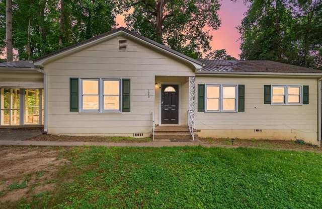 3 Bedroom 2 Bathroom Home on Clemson Street photos photos