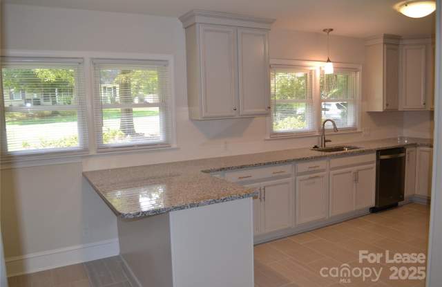 3313 Woodwardia Drive Gallery 2