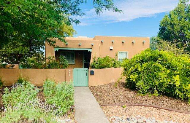 423 Wellesley Dr SE - 423 Wellesley Drive Southeast, Albuquerque, NM 87106