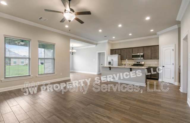 612 Clairborne Trails Drive Gallery 2