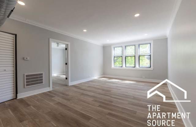 6150 North Francisco Ave. photos photos