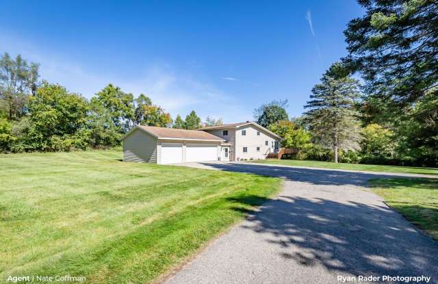 Downtown Rockford Single Family Home on White Pine Trail - 108 Gaylord Drive, Rockford, MI 49341
