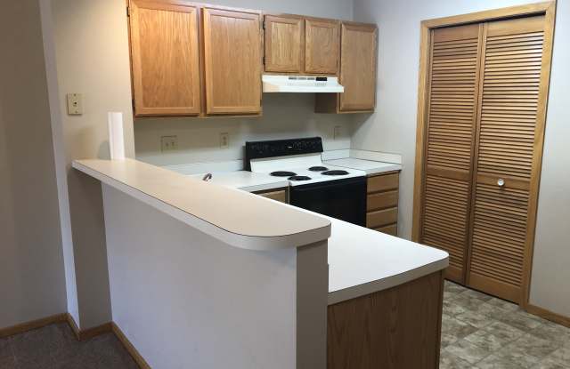 2210 Ranchview Lane North Gallery 3