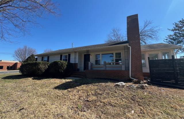 7419 Hayward Rd Gallery 2