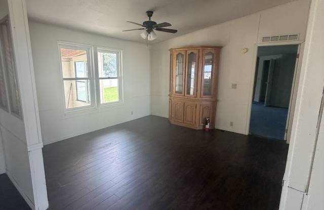 690 Maple Court Gallery 3