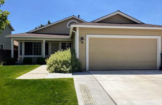 beautiful 4 bedroom home in Carson City - 1617 Maple Creek Lane, Carson City, NV 89701