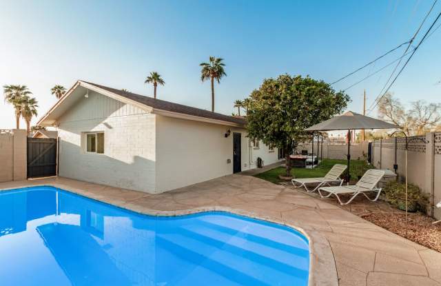 Beautifully Renovated 4-Bed Oasis with Pool Near ASU! photos photos