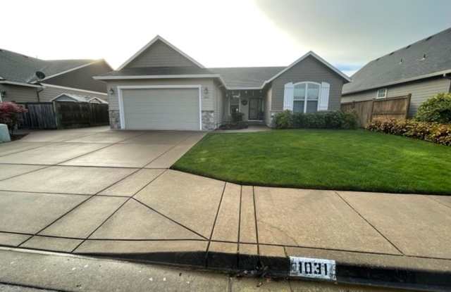 Charming 3 Bedroom in Junction City - 1031 Ladd Avenue, Junction City, OR 97448