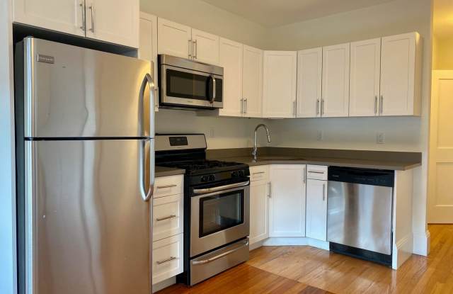 Huge pet friendly 1 bed with an office for August 1! photos photos