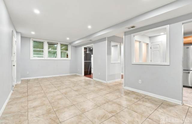 25 College Drive Gallery 4