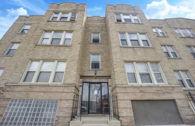 2749 N Kilbourn Avenue unit: 2 photos photos