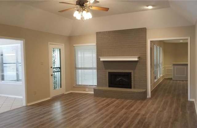 4633 Hillside Drive Gallery 3