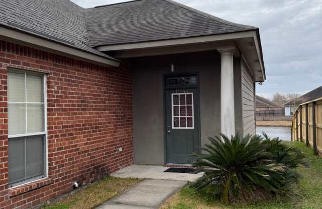 Beautiful Home on the Lake in Nicholson Lake Subdivision and Near LSU photos photos