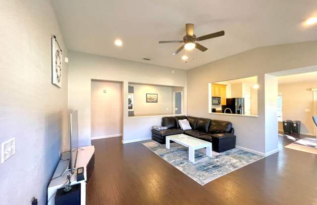 Lovely home is located on the edge of a beautiful retention pond Gallery 4