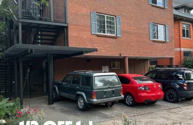 1455 N High St St Charles Apartments Gallery 4