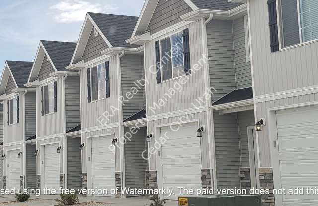 Move-in Discount!  Newer Town home living in the heart of Cedar City! photos photos