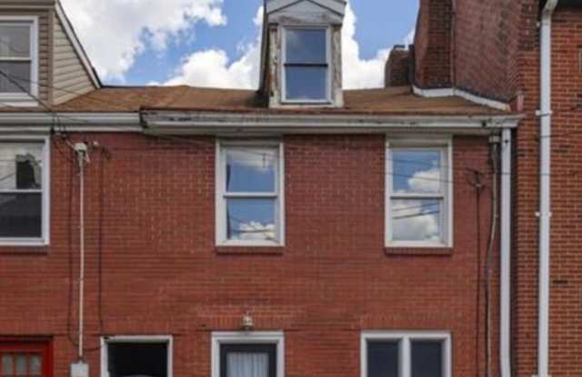 One-of-a-Kind Deutschtown Rental – Smart Design Meets True City Living photos photos