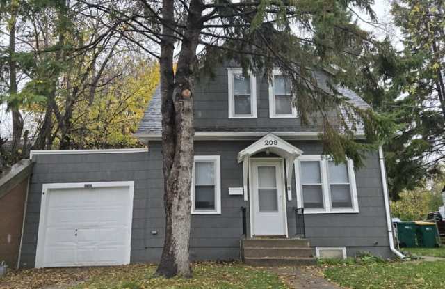 209 Maple Street - 209 Maple Street, Crookston, MN 56716