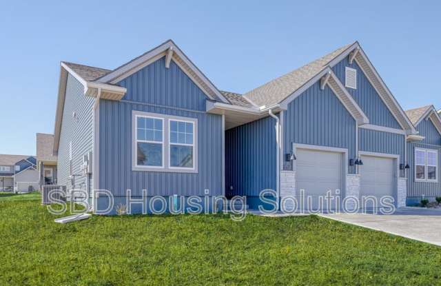 27313 E Oak View Dr - 27313 East Oak View Drive, Lake Lotawana, MO 64034