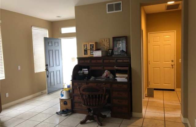 601 Cozad Circle Gallery 4