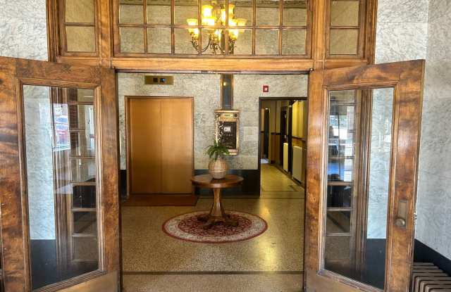 Beautiful Downtown Condo above Crooked Tree and Fire Pizza. photos photos