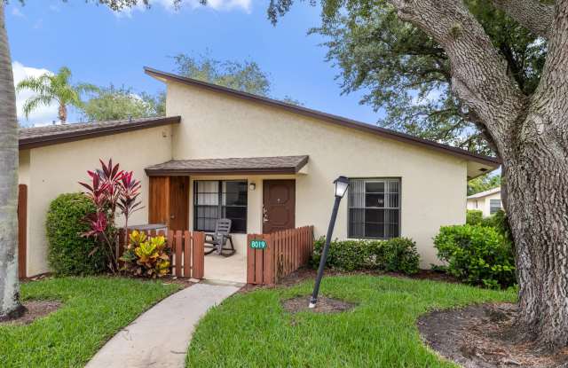 8019 SE Villa Circle Gallery 1