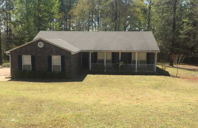 364 Inman RD: Cozy, total electric, 3BD, 2BA ranch home on private 1 acre level lot with converted garage bonus room on Fayetteville's south side. AVAILABLE AUG. 2025! photos photos