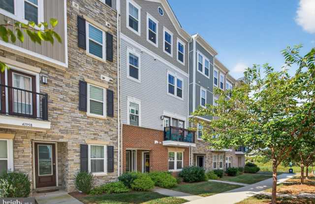 41956 PICKWICK MILL Terrace photos photos