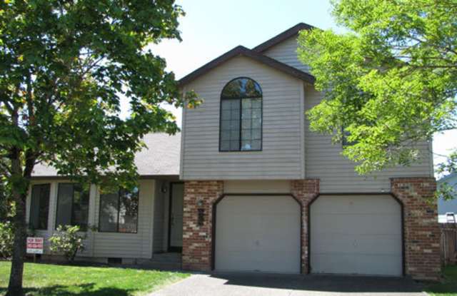 3925 NW 166th Drive ~ Spacious Tri-Level Home in Bethany photos photos