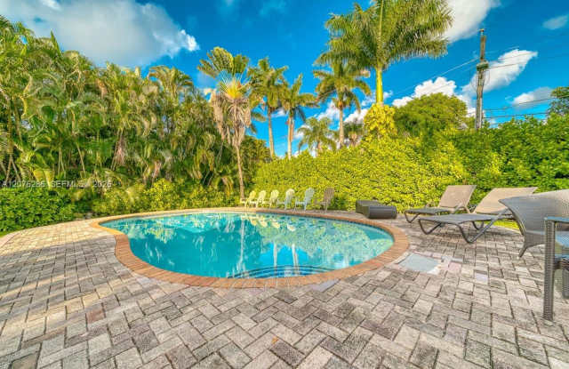 13801 NE 1st Avenue, Miami, FL 33161 - 2723 photos photos