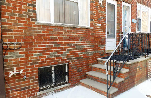 SWEET 2 BR / 1.5 BA HOUSE in South Philly w/ NEW KITCHEN & BATHS-Washer/Dryer & Yard! photos photos