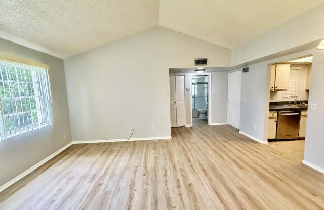 1673 SE GREEN ACRES Circle Gallery 4