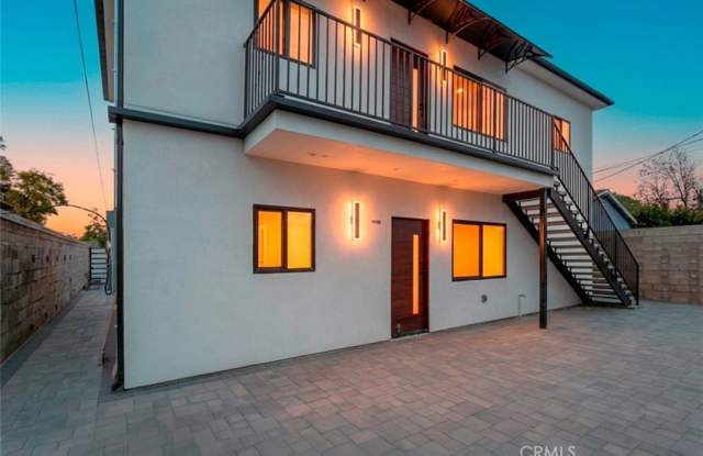 11112 Emelita Street 1/2 photos photos