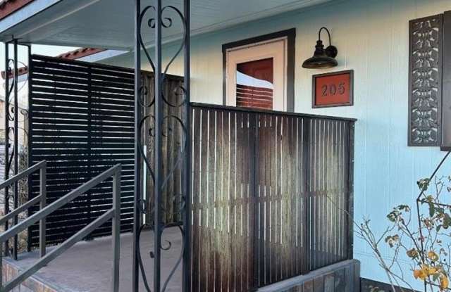 205 S 11th St photos photos