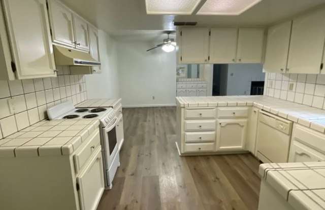 Discover the Perfect Home at 4162 W Palo Alto Avenue! - 4162 West Palo Alto Avenue, Fresno, CA 93722