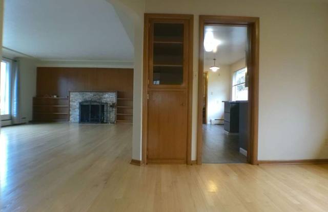 3141 Soundview Dr. W Gallery 4