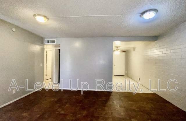 2327 Parkside Drive Gallery 4