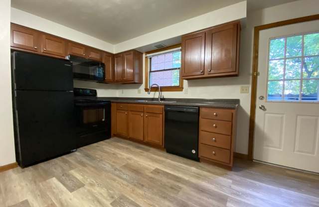 Lovely 2 Bedroom Townhouse with Private Patio, Off-Street Parking  MORE! Call Today!! photos photos