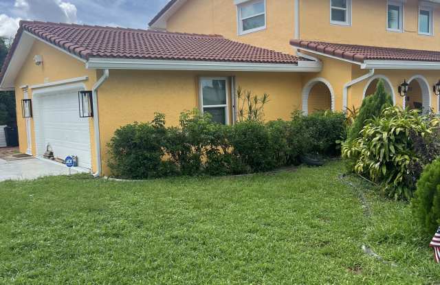 4000 Nw 9th Ct photos photos