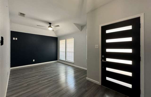 2303 Mackinac Drive Gallery 2